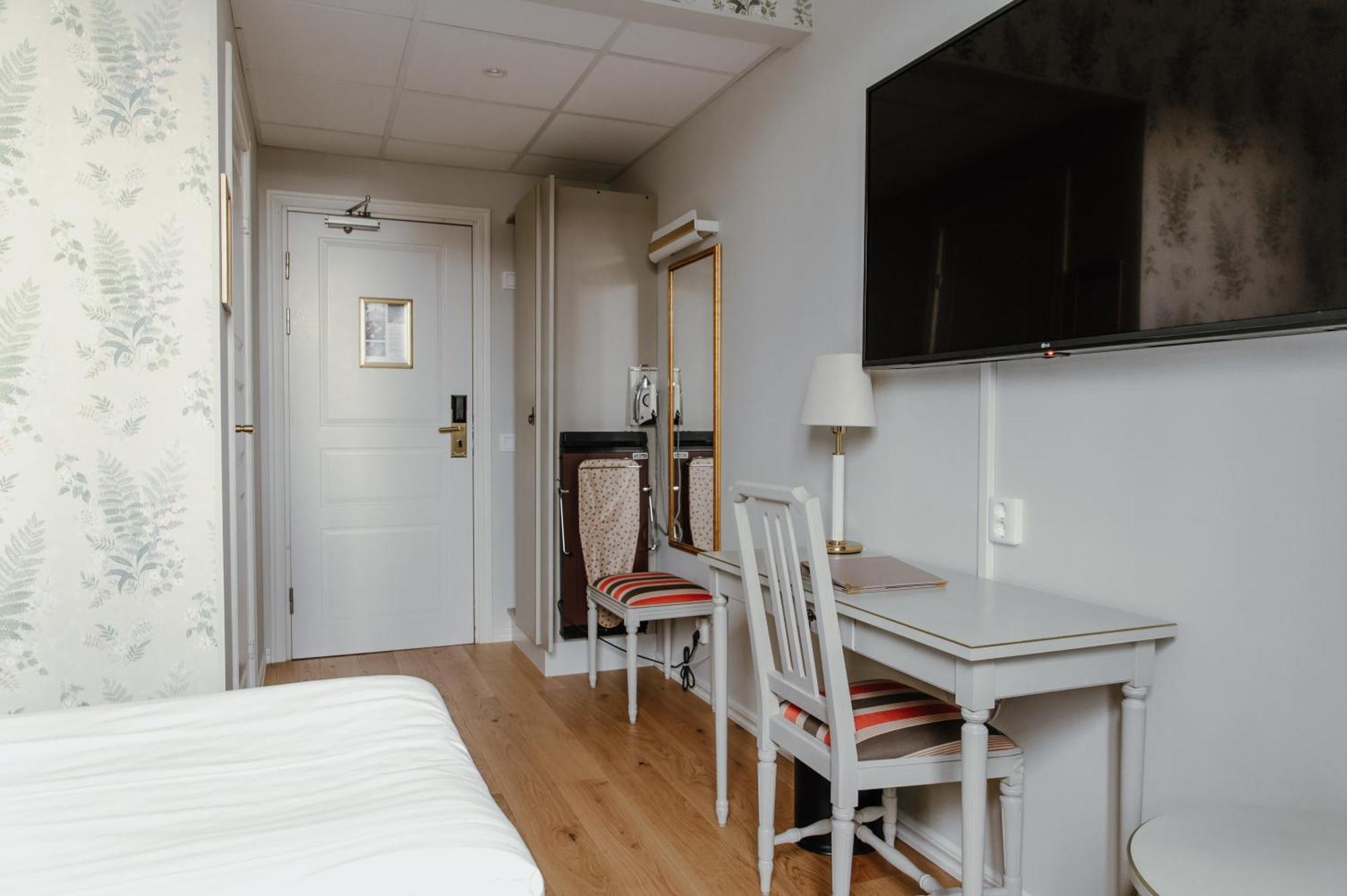 Hotel Haga Slott Enköping Exterior foto